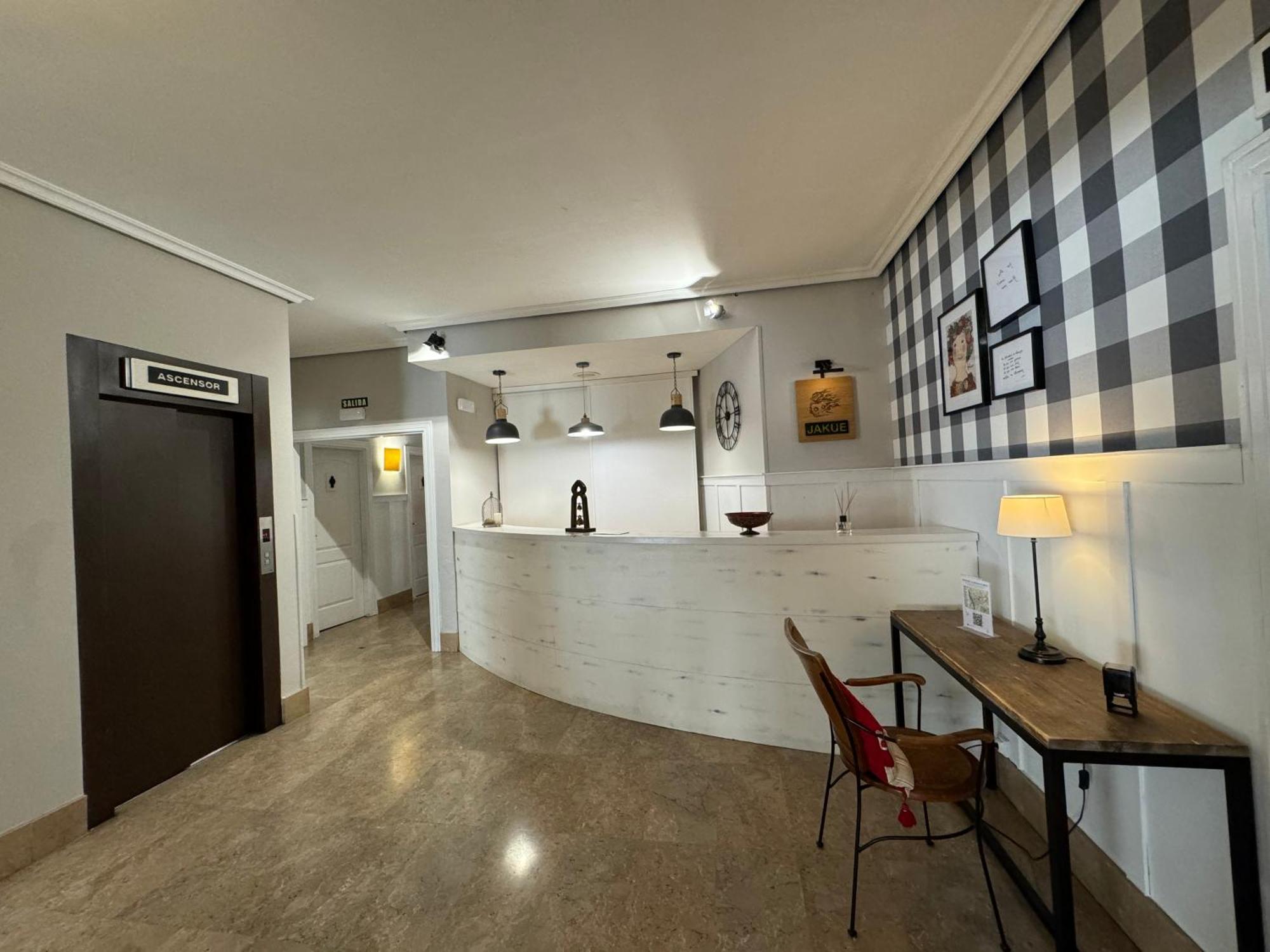 Hotel Jakue Puente La Reina Bagian luar foto