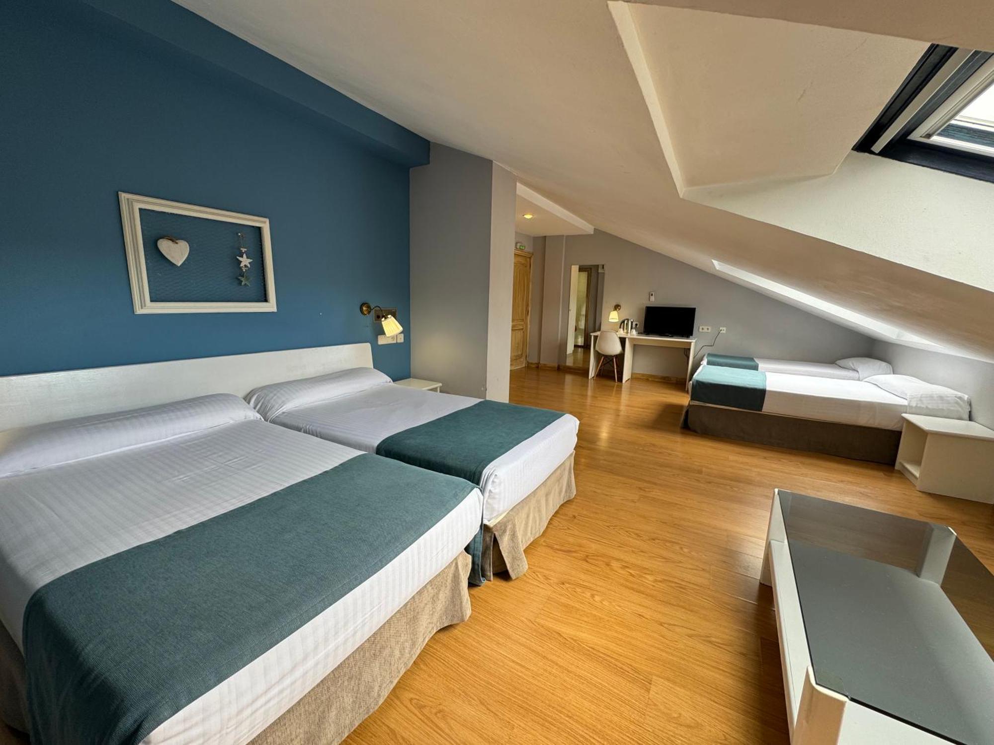 Hotel Jakue Puente La Reina Bagian luar foto