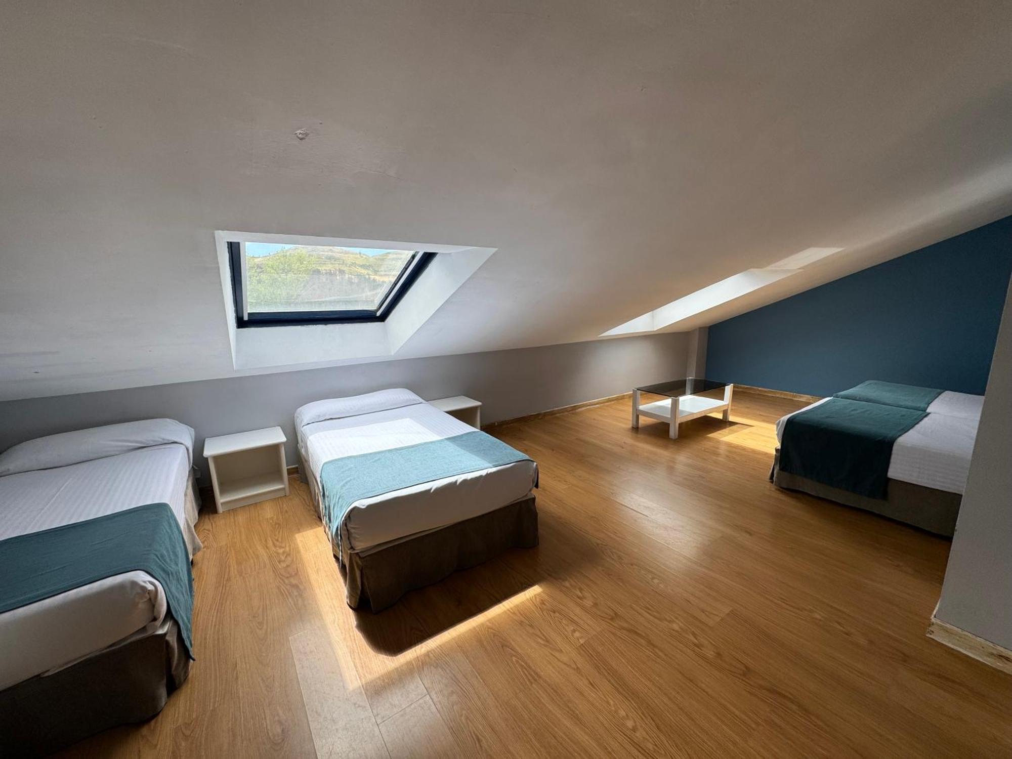Hotel Jakue Puente La Reina Bagian luar foto