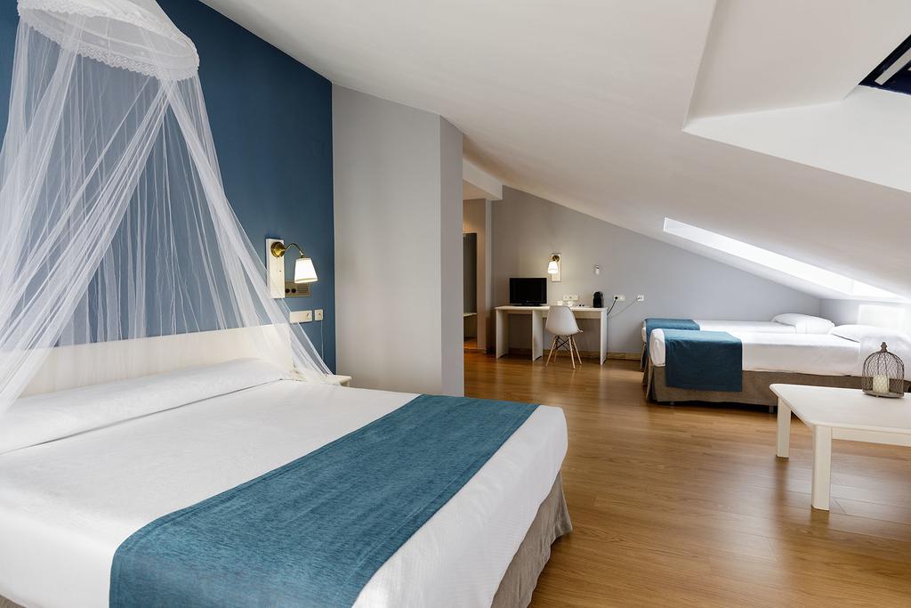 Hotel Jakue Puente La Reina Bagian luar foto