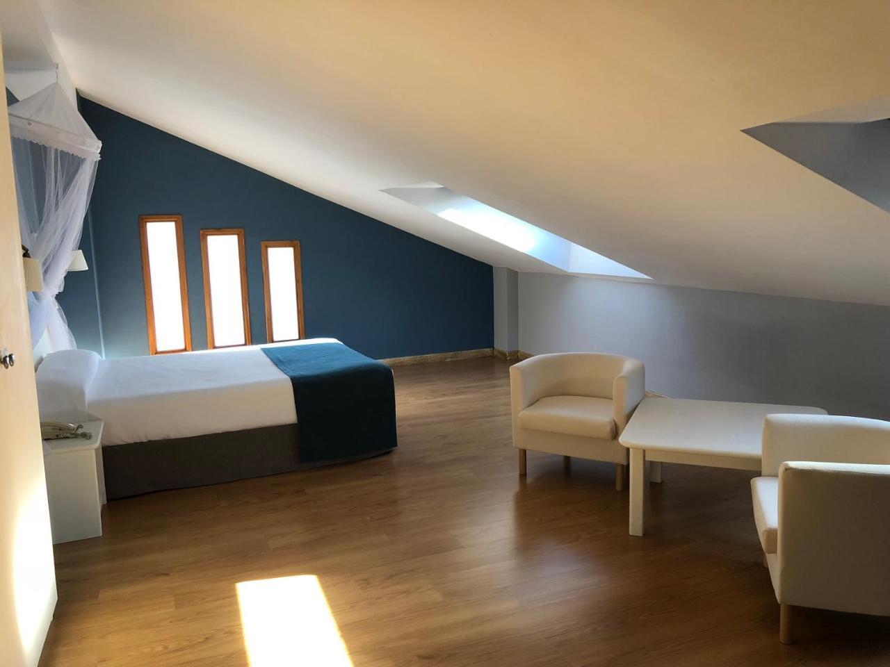 Hotel Jakue Puente La Reina Bagian luar foto