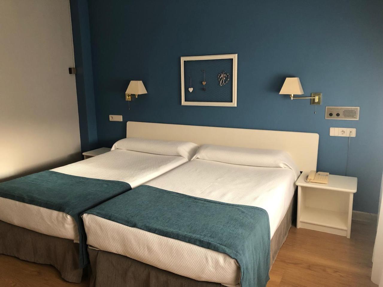 Hotel Jakue Puente La Reina Bagian luar foto